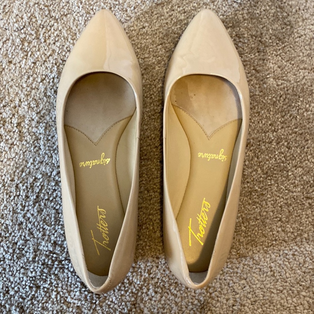 Nude Flats